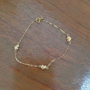 Elegant Gold Heart Bracelet